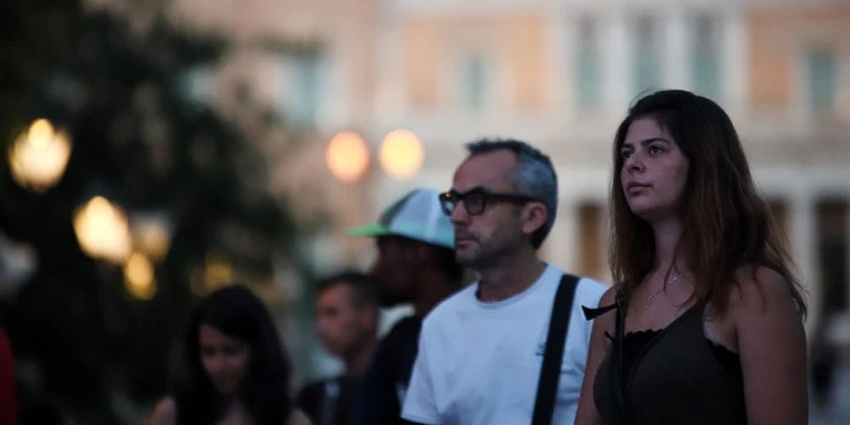 «Εσπασαν» τα κινητά οι Αθηναίοι μετά τον σεισμό των 5,1 Ρίχτερ: Καταγράφηκαν 20.000 κλήσεις το δευτερόλεπτο!